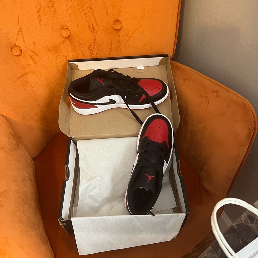 Nike red and black
